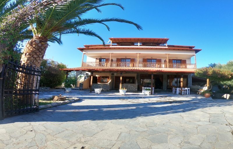 ХОТЕЛ-АПАРТМАНТ  “ZEPPOS**”