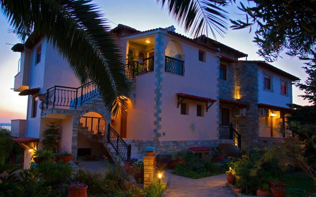 ВИЛА ДЕКАВИЛЕ