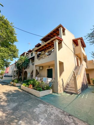 Вила Михалис-ИПСОС