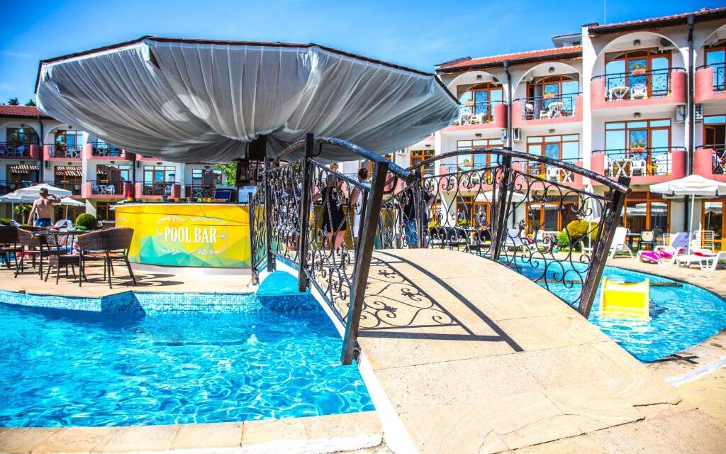 SUNRISE COMPLEX 3*